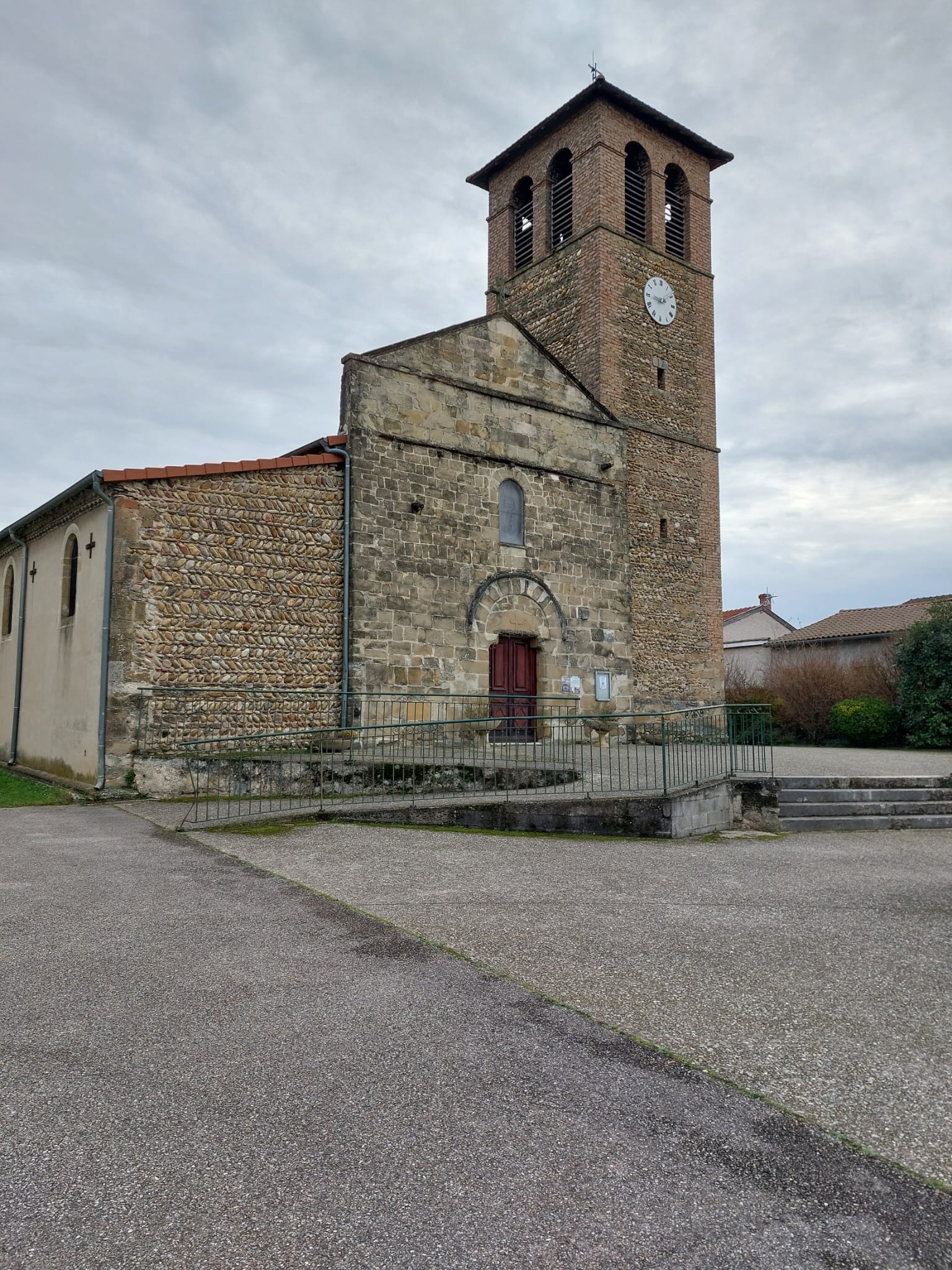 Eglise de bougé 2